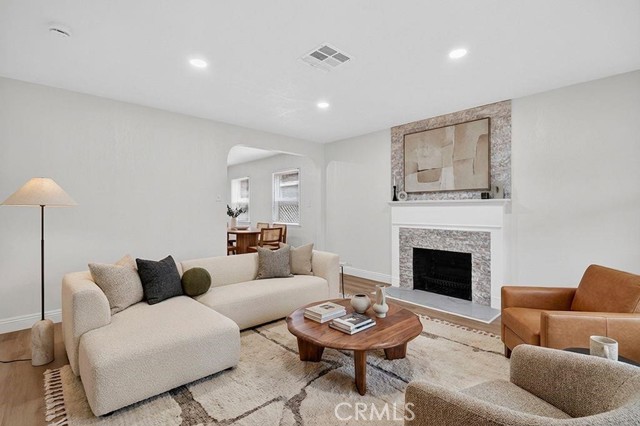 Detail Gallery Image 2 of 49 For 4392 Elm, Long Beach,  CA 90807 - 4 Beds | 2 Baths