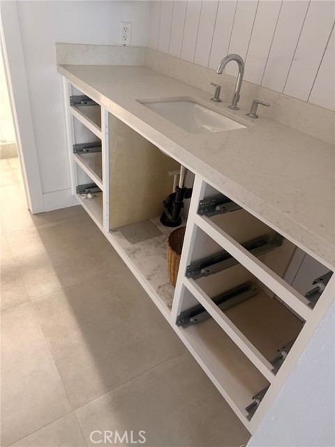 Detail Gallery Image 15 of 24 For 8740 Tuscany #211,  Playa Del Rey,  CA 90293 - 1 Beds | 1 Baths