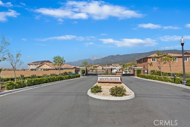 Detail Gallery Image 35 of 44 For 15816 Parry Peak, Fontana,  CA 92336 - 4 Beds | 3/1 Baths