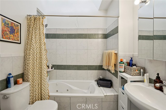 Detail Gallery Image 14 of 44 For 2305 Silver Ridge Ave, Los Angeles,  CA 90039 - 6 Beds | 6 Baths