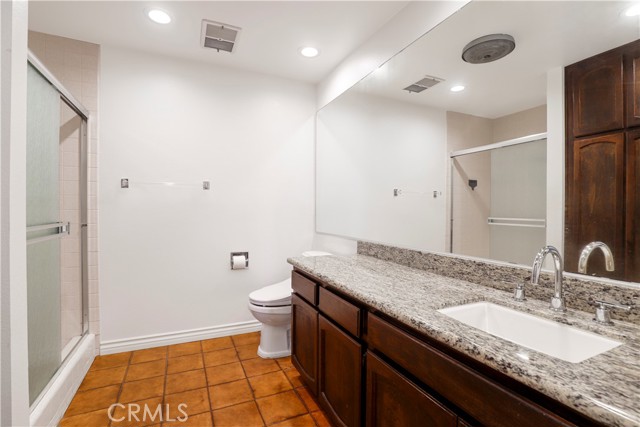 435 S La Fayette Park Place, Los Angeles CA: https://media.crmls.org/medias/0eef3fe3-64f1-4db6-a873-20f4c0c77340.jpg