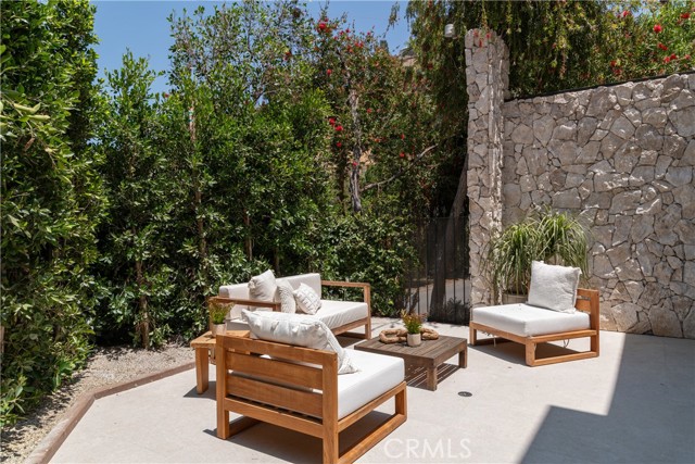 Detail Gallery Image 30 of 34 For 3977 Oeste Ave, Studio City,  CA 91604 - 3 Beds | 2/1 Baths