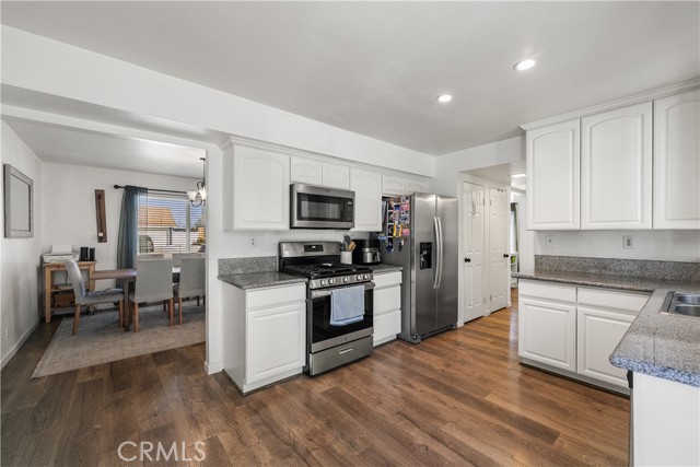 Detail Gallery Image 14 of 38 For 39329 Beacon, Palmdale,  CA 93551 - 3 Beds | 3 Baths