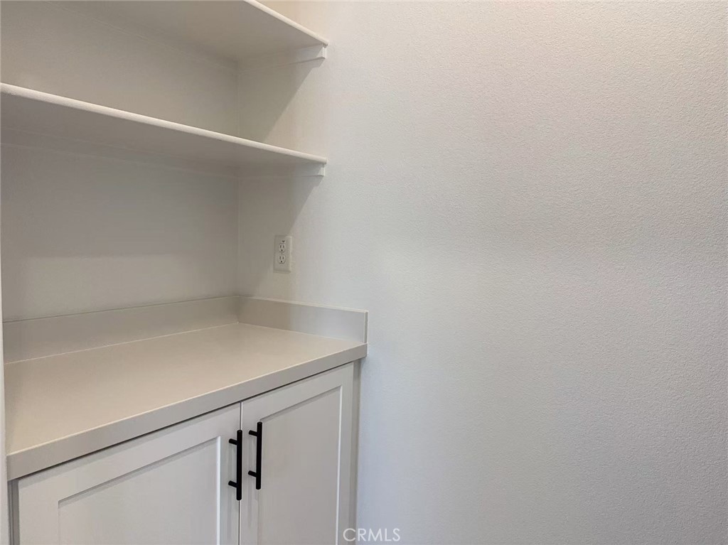 https://media.crmls.org/medias/0ef010e4-f90c-4541-ac74-902266ff0b0b.jpg?preset=X-Large