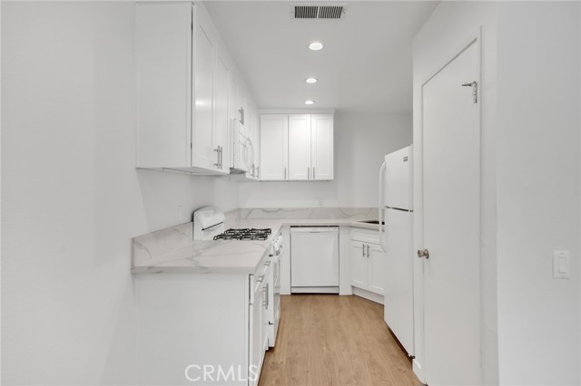 1117 Linden Avenue, Glendale CA: https://media.crmls.org/medias/0ef04cec-28e7-48ea-9ec3-28ca90b7d4ca.jpg