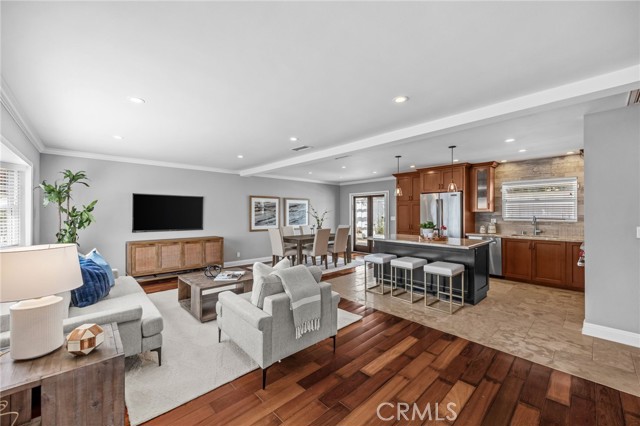 224 Pauline Place, Costa Mesa CA: https://media.crmls.org/medias/0ef092d4-6ed2-4701-8f87-c389150bc2ef.jpg