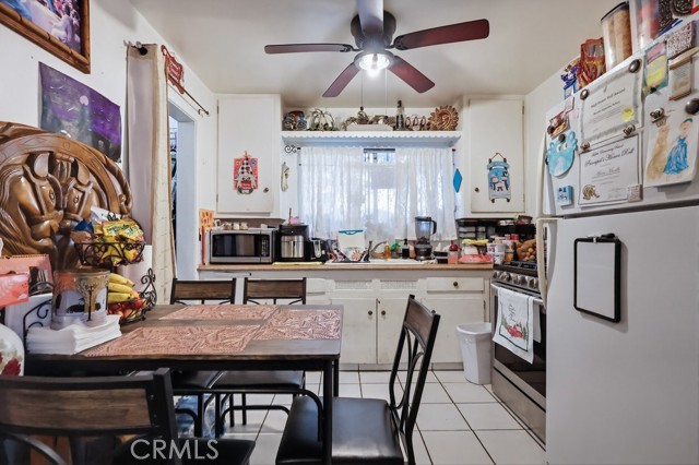 4322 W 105th Street, Inglewood CA: https://media.crmls.org/medias/0ef0eb2e-3a5e-494b-bf0b-47d2f55fa00b.jpg
