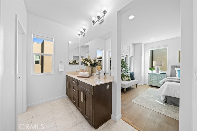 536 Cultivate, Irvine CA: https://media.crmls.org/medias/0ef14aa8-77f9-4b1a-9820-a7692fe4c932.jpg