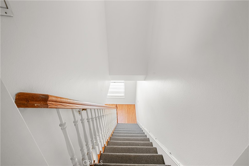 https://media.crmls.org/medias/0ef1b622-8b06-47f9-8e26-507751d29784.jpg?preset=X-Large