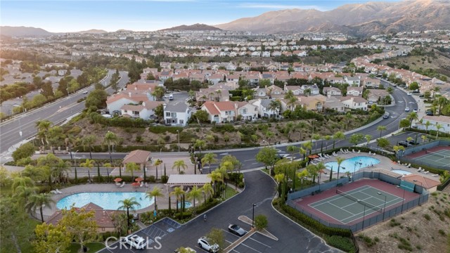 11648 Mariposa Bay Lane, Porter Ranch CA: https://media.crmls.org/medias/0ef23751-b4e9-4af9-b1b4-83f00fde57a9.jpg