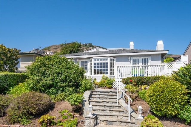 9 N Encino, Laguna Beach CA: https://media.crmls.org/medias/0ef24abd-c52a-456b-9589-23dadc349f26.jpg