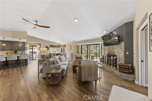 Detail Gallery Image 12 of 70 For 2103 Margarita Glen, Fallbrook,  CA 92028 - 6 Beds | 3/2 Baths