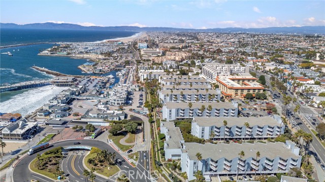 610 The Village, Redondo Beach, California 90277, 1 Bedroom Bedrooms, ,1 BathroomBathrooms,Residential,For Sale,The Village,SB25047963