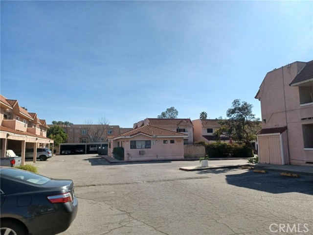 Image 15 of 28 For 10943 Laurel Canyon Boulevard 35