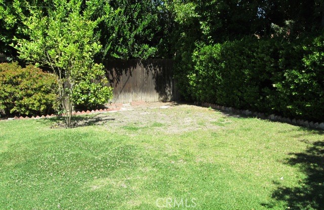 Detail Gallery Image 8 of 8 For 4718 Burnet Ave, Sherman Oaks,  CA 91403 - 3 Beds | 2 Baths