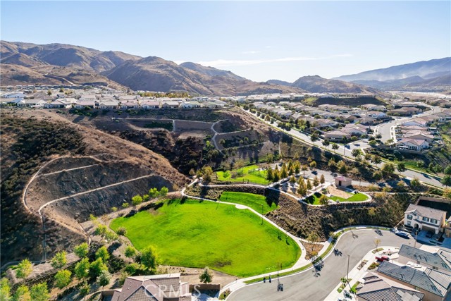 11298 Finders Court, Corona CA: https://media.crmls.org/medias/0ef4ab3c-88f9-4c1c-99c4-ca9acda0c76b.jpg