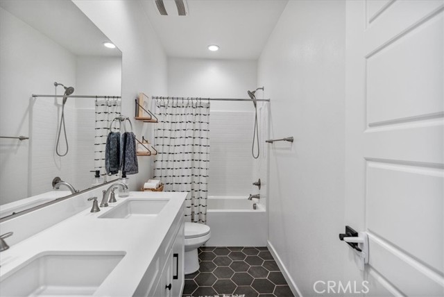 Image 12 of 25 For 16452 Globetrotter Avenue