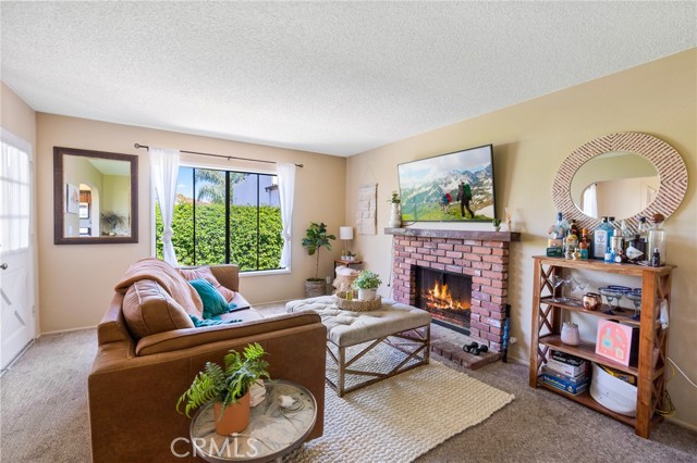 205 Huntington Street, Huntington Beach CA: https://media.crmls.org/medias/0ef53274-6c9e-4e1b-b8c0-a4626cb7ecc3.jpg