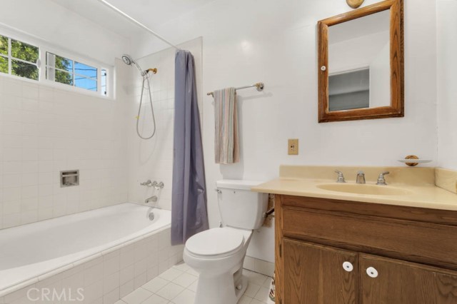 Detail Gallery Image 19 of 27 For 338 N Mariposa, Burbank,  CA 91506 - 2 Beds | 2 Baths