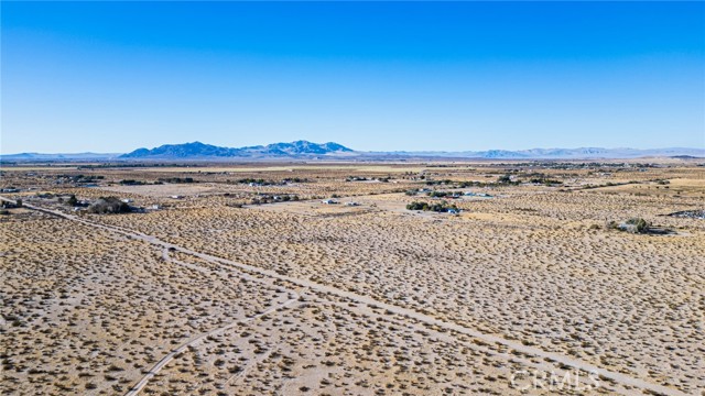 46300 Palos Verdes Road, Newberry Springs CA: https://media.crmls.org/medias/0ef5baaa-50f7-4c64-8254-8661de52edf8.jpg