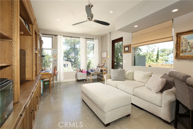 23640 Aster Trail, Calabasas CA: https://media.crmls.org/medias/0ef7fcbe-d3ba-4e97-bea9-c1727f82830e.jpg