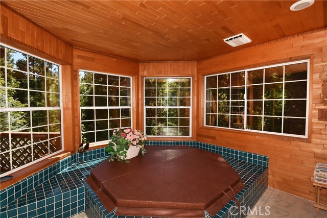 Detail Gallery Image 17 of 72 For 27547 W Shore Rd, Lake Arrowhead,  CA 92352 - 3 Beds | 3/1 Baths