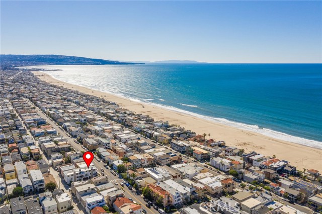 300 7th Street, Manhattan Beach, California 90266, 4 Bedrooms Bedrooms, ,3 BathroomsBathrooms,Residential,Sold,7th,SB24030992