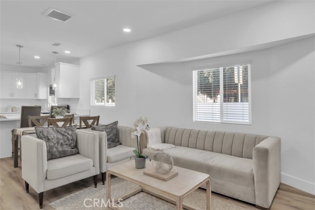 Detail Gallery Image 5 of 10 For 2697 Merced, Los Angeles,  CA 90065 - 4 Beds | 2 Baths