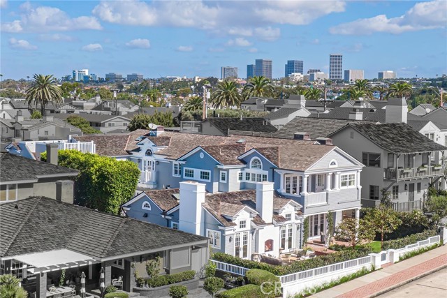215 Marigold Avenue, Corona del Mar CA: https://media.crmls.org/medias/0efa871d-b037-406b-b637-d1b43d7cedf5.jpg