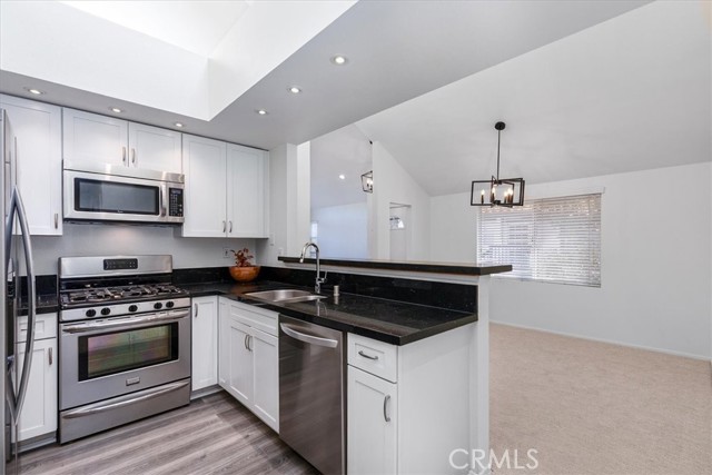 Detail Gallery Image 18 of 37 For 37 Lobelia, Rancho Santa Margarita,  CA 92688 - 2 Beds | 2 Baths