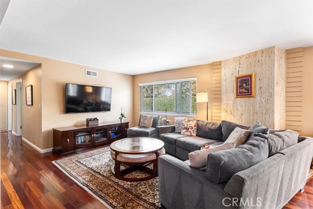 Detail Gallery Image 13 of 47 For 2909 S Rita Way, Santa Ana,  CA 92704 - 6 Beds | 4 Baths