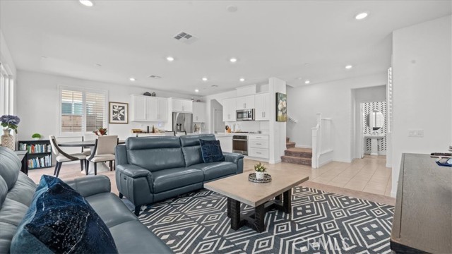 Detail Gallery Image 7 of 31 For 16154 Lozano Street #7,  Fontana,  CA 92336 - 3 Beds | 2/1 Baths