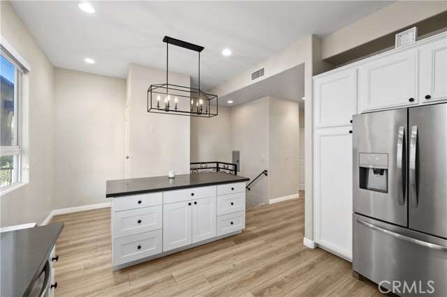 Detail Gallery Image 5 of 22 For 14535 Margate St #13,  Sherman Oaks,  CA 91411 - 3 Beds | 2/1 Baths