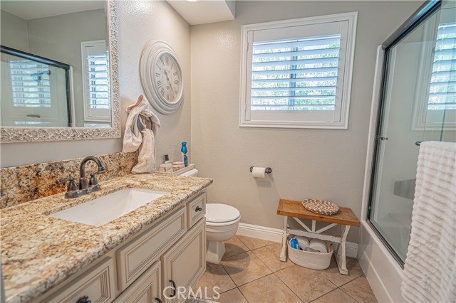 Detail Gallery Image 41 of 65 For 20019 Nutcracker Ct, Canyon Country,  CA 91351 - 4 Beds | 2/1 Baths