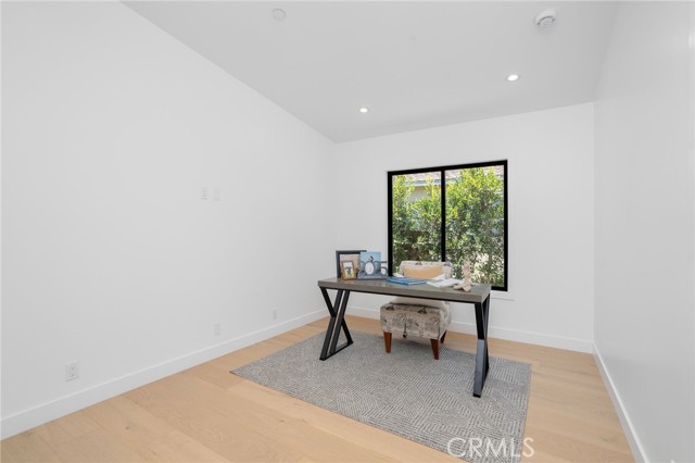 3189 S Bentley Avenue, Los Angeles CA: https://media.crmls.org/medias/0efccd94-2f1c-4391-9ee5-8d690baea11f.jpg