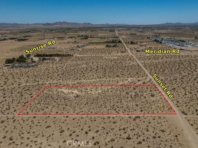33402 Sunset Road, Lucerne Valley CA: https://media.crmls.org/medias/0efcd621-695a-43c1-bad0-75e28cd6c608.jpg