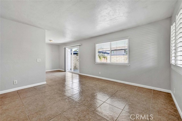 4736 Cielo Drive, Huntington Beach CA: https://media.crmls.org/medias/0efdb3a6-88dd-4982-a143-6d86858cfdde.jpg