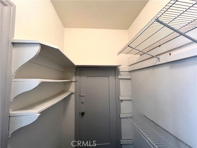 122 S Westmoreland Ave, Los Angeles CA: https://media.crmls.org/medias/0efdc3c1-964e-44b8-92a1-4884a4771518.jpg