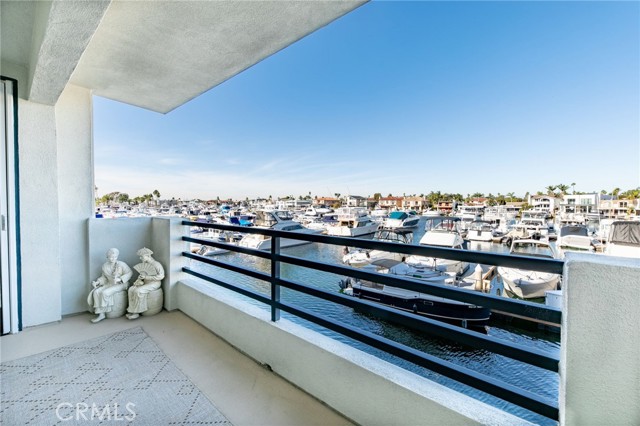 Detail Gallery Image 6 of 10 For 4167 Warner Ave #202,  Huntington Beach,  CA 92649 - 2 Beds | 2 Baths