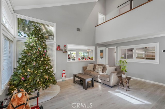 Detail Gallery Image 4 of 43 For 3670 Windstorm Way, Riverside,  CA 92503 - 4 Beds | 2/1 Baths