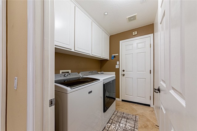3884 Whistle Train Road, Brea CA: https://media.crmls.org/medias/0eff5902-f3e9-49e3-a2c2-5d7a5cd4e944.jpg