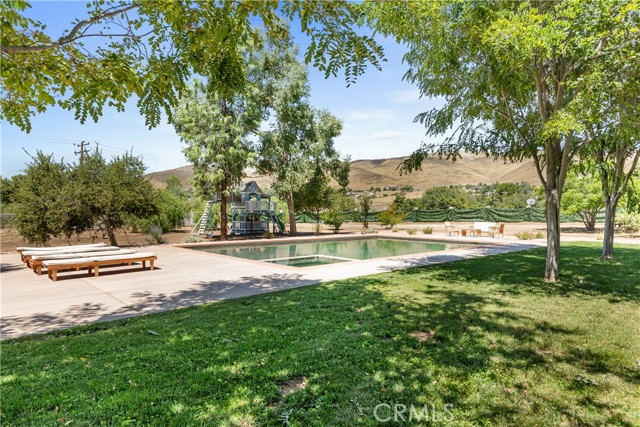 35356 Sierra Vista Drive, Agua Dulce CA: https://media.crmls.org/medias/0eff83d4-b94b-4d2a-91bb-a214ae3319cd.jpg