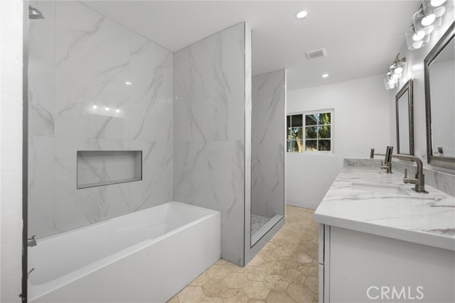 Detail Gallery Image 31 of 52 For 1800 Country Club Dr, Bakersfield,  CA 93306 - 5 Beds | 3 Baths