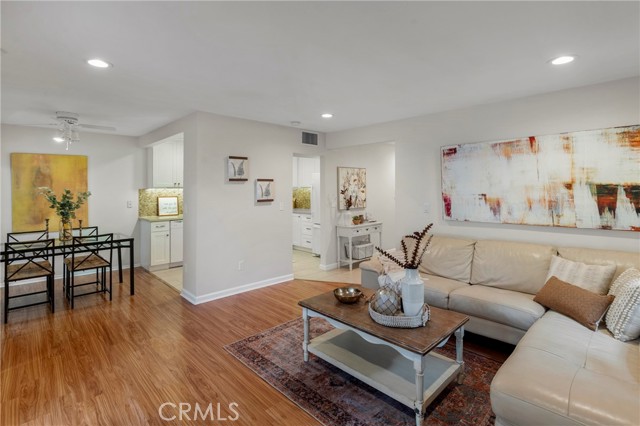 Photo #6: OC23171475 Listing 