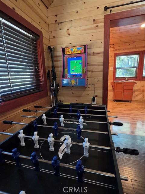 Detail Gallery Image 4 of 12 For 344 Edgemoor, Big Bear Lake,  CA 92315 - 2 Beds | 1 Baths