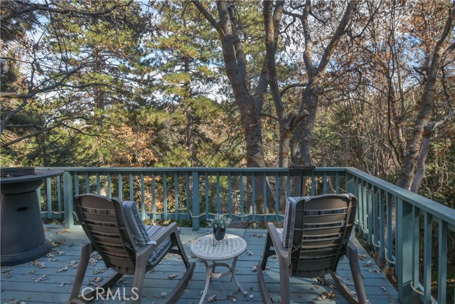 Detail Gallery Image 13 of 22 For 735 E Victoria Ct, Lake Arrowhead,  CA 92352 - 2 Beds | 1/1 Baths