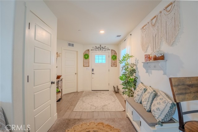 Detail Gallery Image 6 of 46 For 2104 Redding Way, Atwater,  CA 95301 - 5 Beds | 3/1 Baths