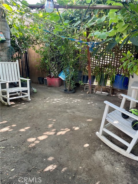 Detail Gallery Image 2 of 9 For 6558 S Van Ness, Los Angeles,  CA 90047 - 3 Beds | 2 Baths