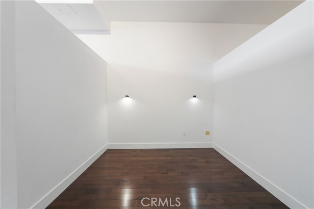 Detail Gallery Image 3 of 15 For 433 Pine Ave #300,  Long Beach,  CA 90802 - 1 Beds | 1 Baths