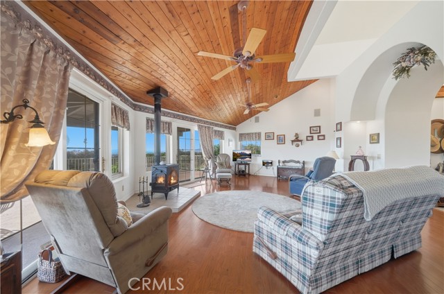 Detail Gallery Image 13 of 55 For 39275 Chaparral, Temecula,  CA 92592 - 4 Beds | 4 Baths